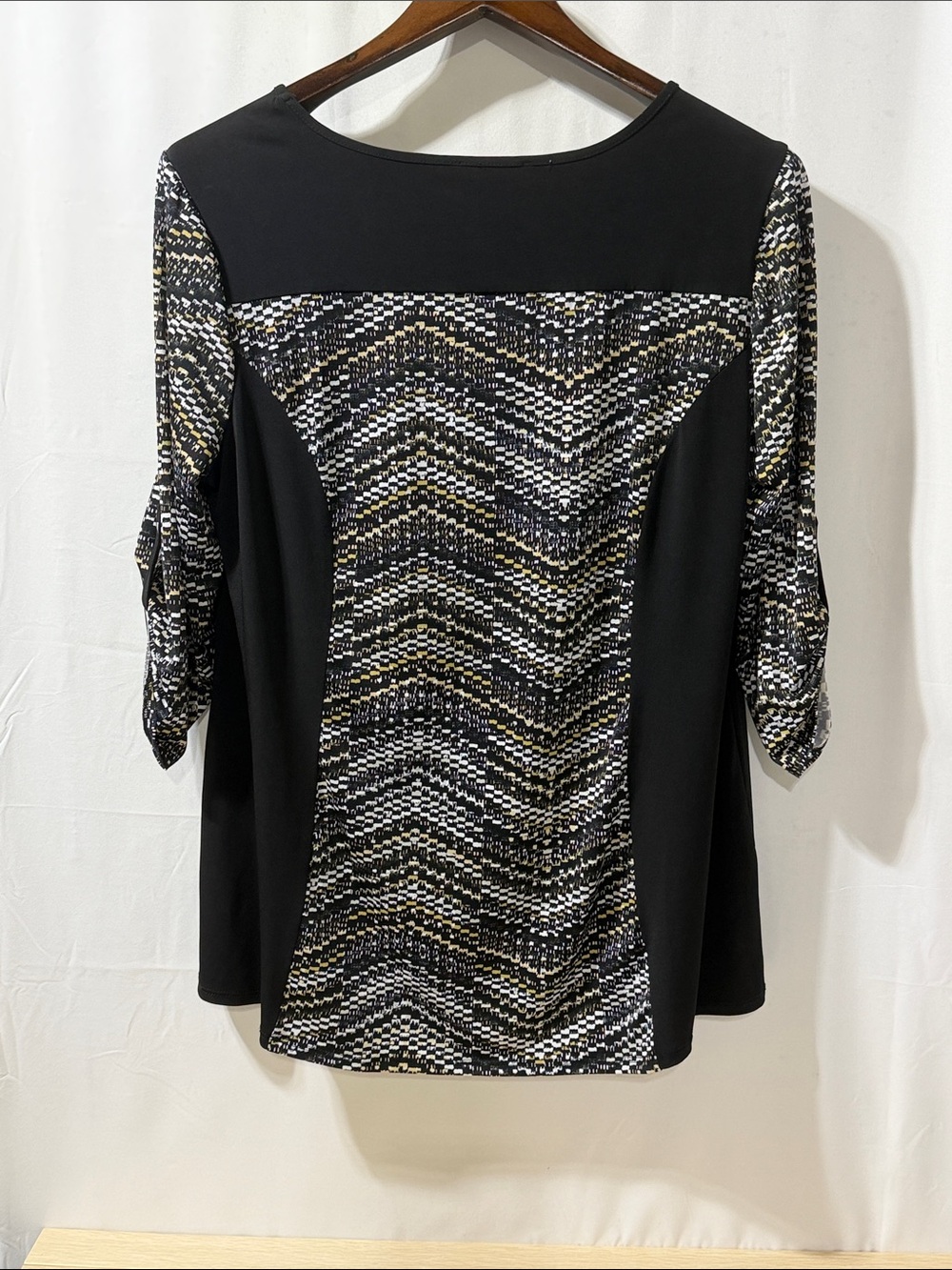 Notations Black Multi-Patterned V-Neck Pullover - Picture 3 of 7